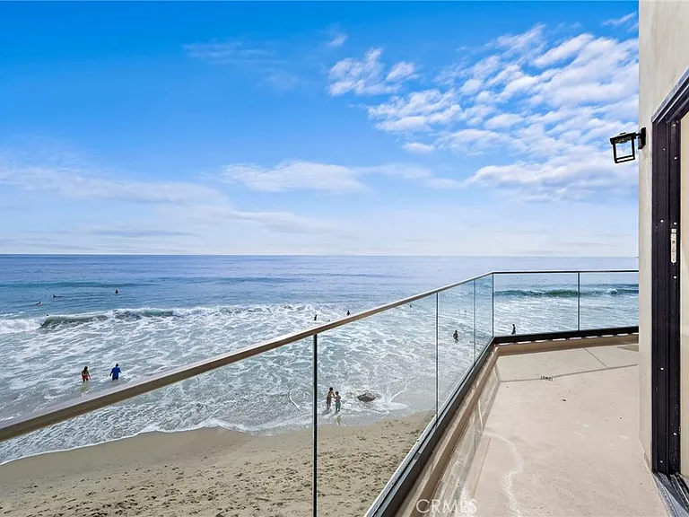 715 Oceanfront Front — Photo 31