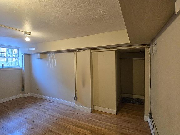 4th image of 605 S Fess Ave #15
