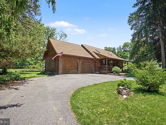 4th image of 1353 Mill Rd