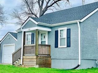 216 N 16th Ave W, Newton, IA 50208