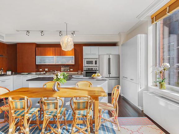 2nd image of 151 W 17th St APT 6C