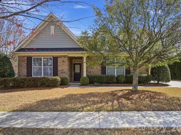 150 Black Mountain Dr, Fort Mill, SC 29708