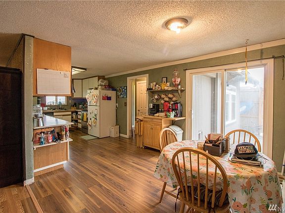 4th image of 1408 W Market St