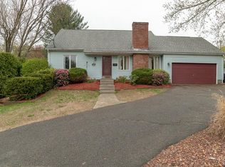 580 Plumtree Rd, Springfield, MA 01118