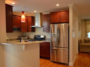 128 Cherry St #3, Cambridge, MA 02139