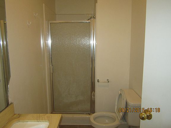 5th image of 630 E Orange Grove Ave APT L