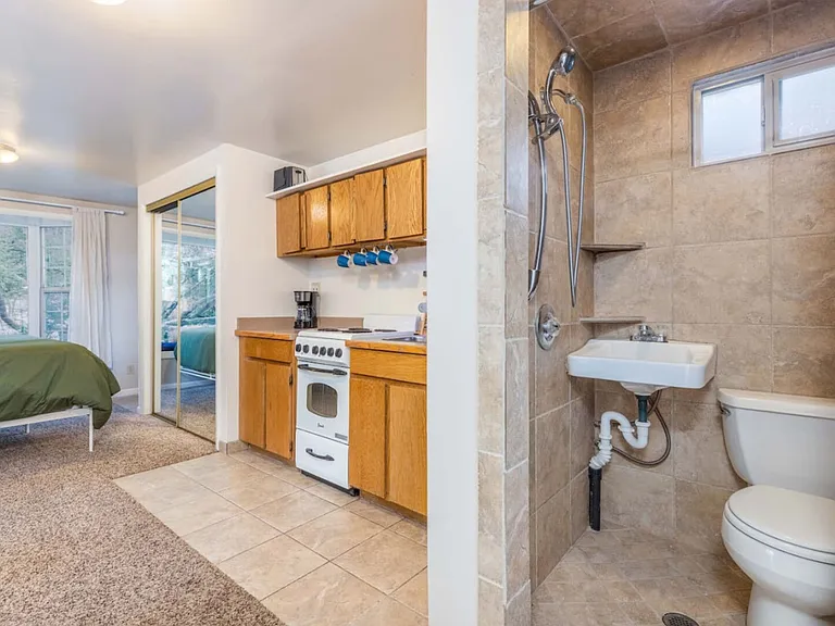 S Maxfield Dr — Photo 12
