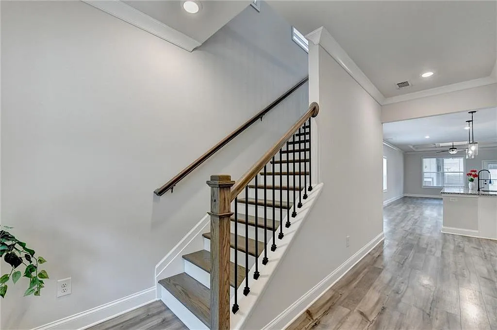 5 bed, 3.5 bath, 2621 sqft, $2,750 — Photo 4