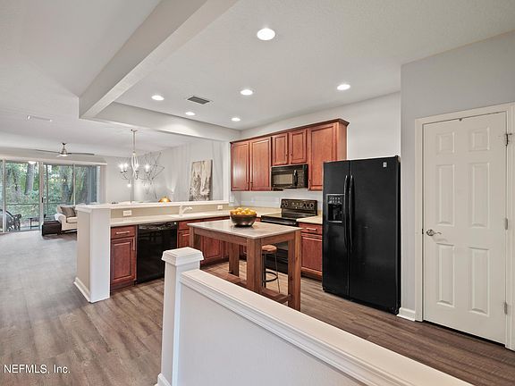 5th image of 13499 Stone Pond Dr