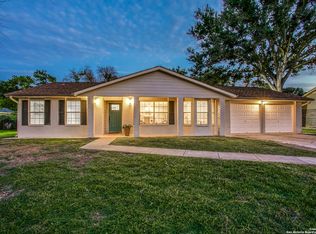 518 Crestway Dr, Windcrest, TX 78239