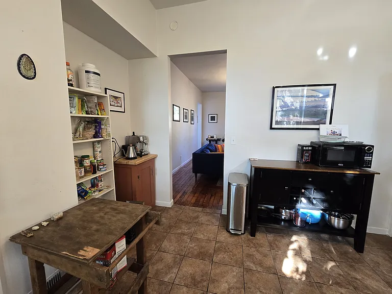 1239 Buena Vista St #2 — Photo 10