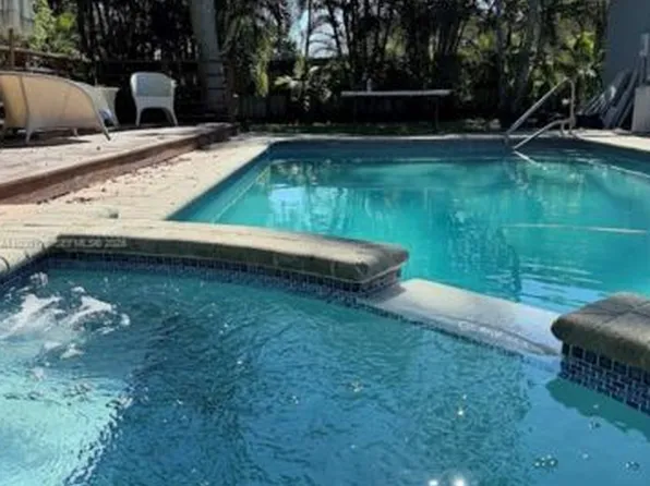 1811 N 40th Ave, Hollywood, FL 33021