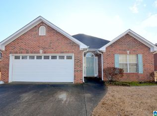 225 Hickory Point Ln, Helena, AL 35080