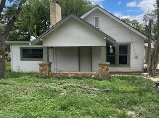 318 W Mae Dr, Kerrville, TX 78028