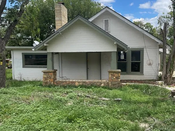 318 W Mae Dr, Kerrville, TX 78028
