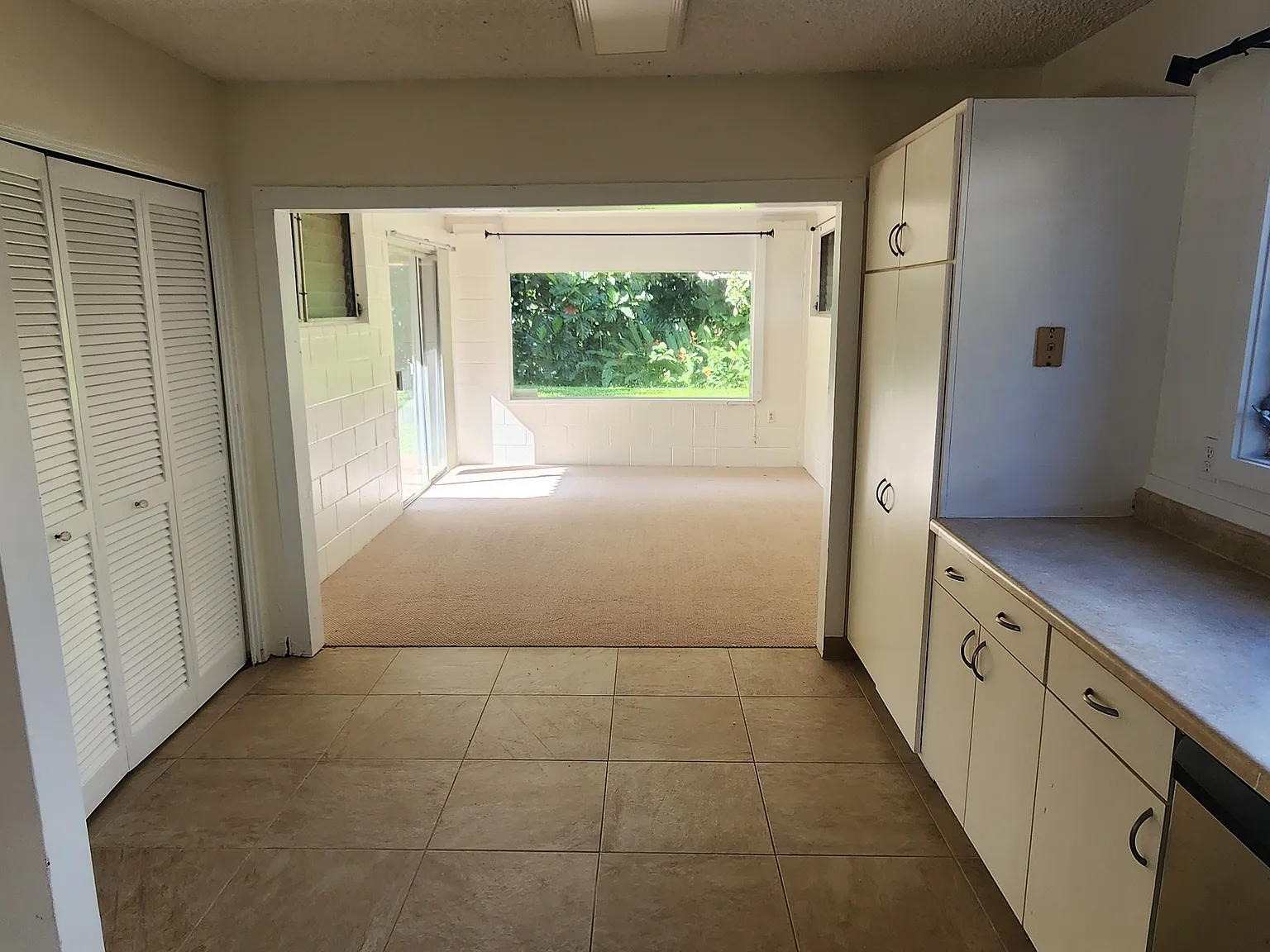 4 bed, 1720 sqft, $4,300 — Photo 3