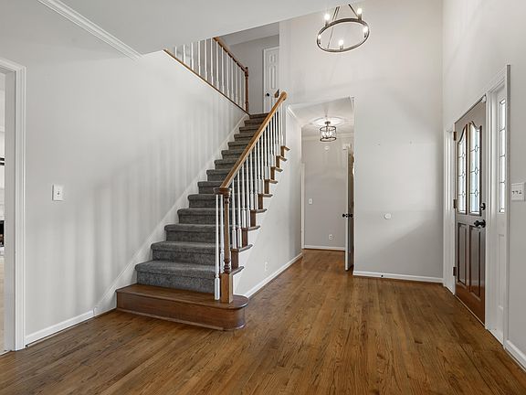 3rd image of 5184 Jameswood Cir