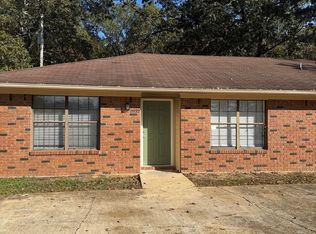 2532 Southern Heights Rd, Tupelo, MS 38801