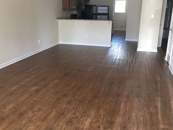 4th image of 100-B Magnolia Ct