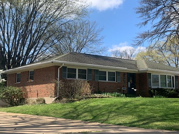 3rd image of 8705 Villa Crest Dr
