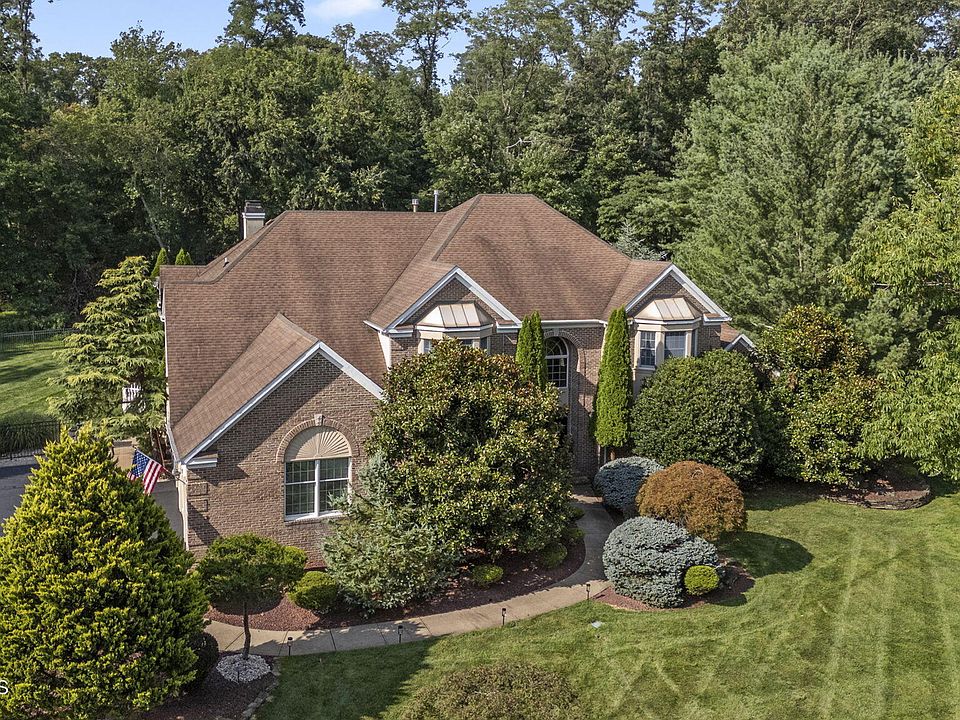 1st image of 211 Bennington Road