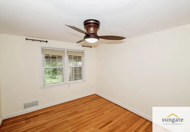 8616 Pleasant Plains Rd — Photo 7