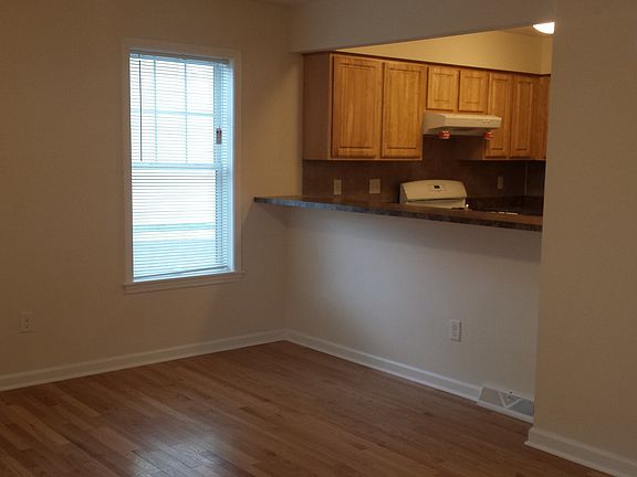 4th image of 1227 Kemble St APT E