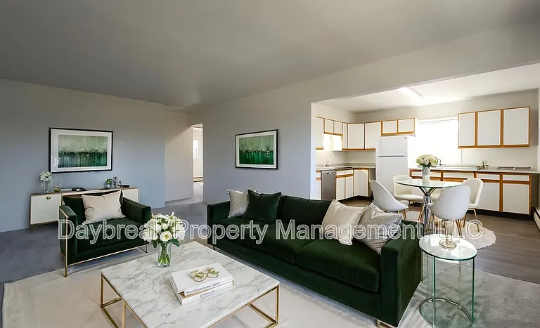 2913 8th St N #5 — Photo 1