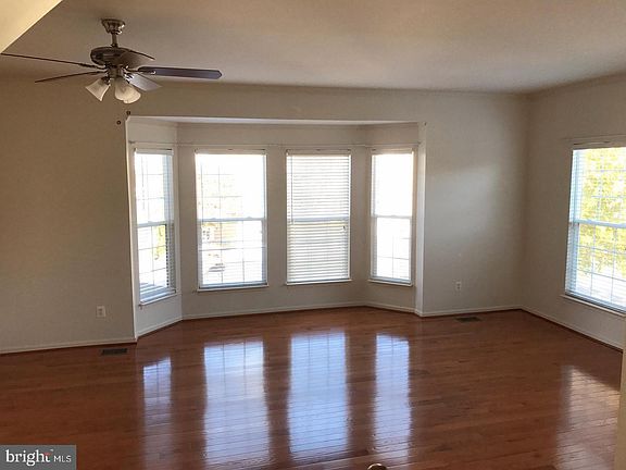 3rd image of 6629 Hunter Creek Ln