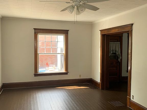 2nd image of 206 E 10th St