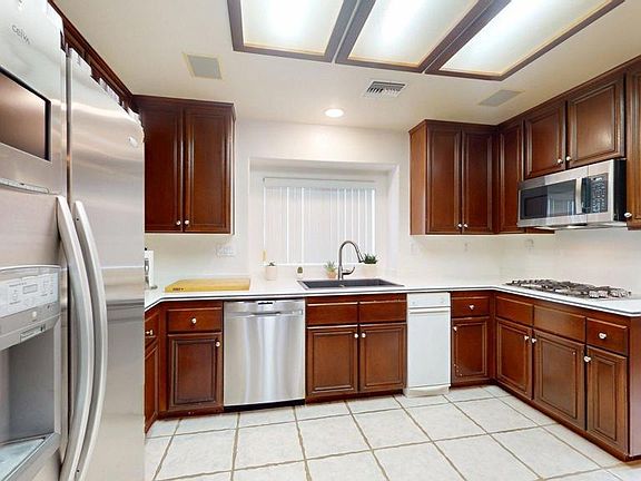 2nd image of 43850 Venice Dr
