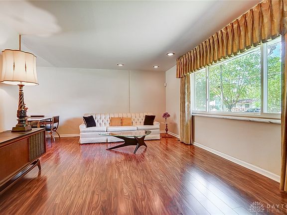 3rd image of 225 Wright St