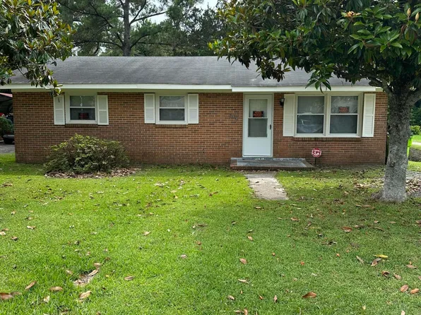 509 N Wright Street, Burgaw, NC 28425