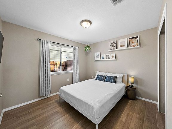 4th image of 6117 Los Cielos Blvd