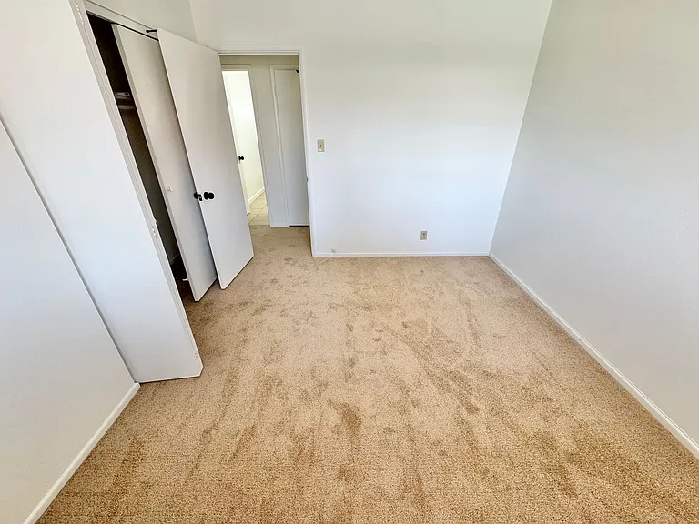2913 Colanthe Ave — Photo 18
