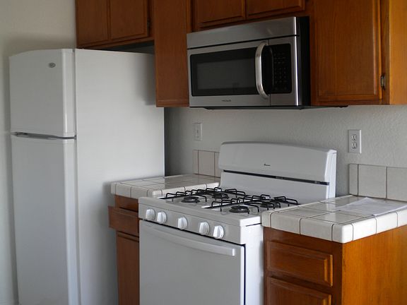 2nd image of 1104 W 164th St APT 4