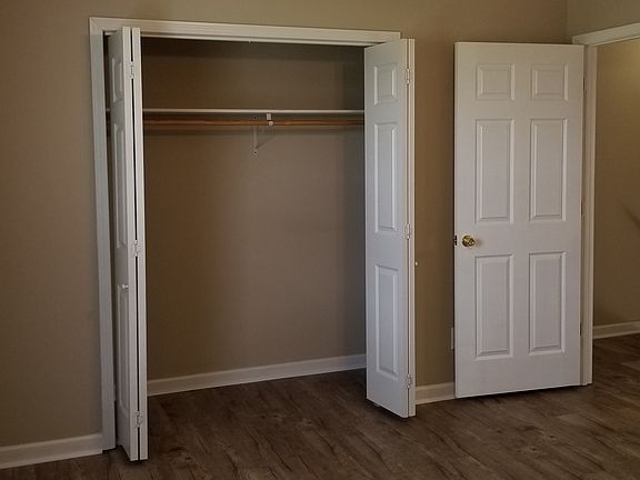 UPSTAIRS BACK BEDROOM
