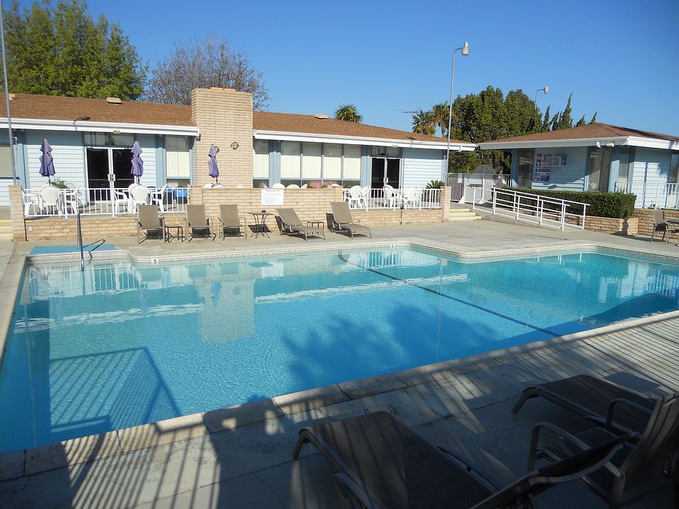 2nd image of 1304 Shadowglen Way