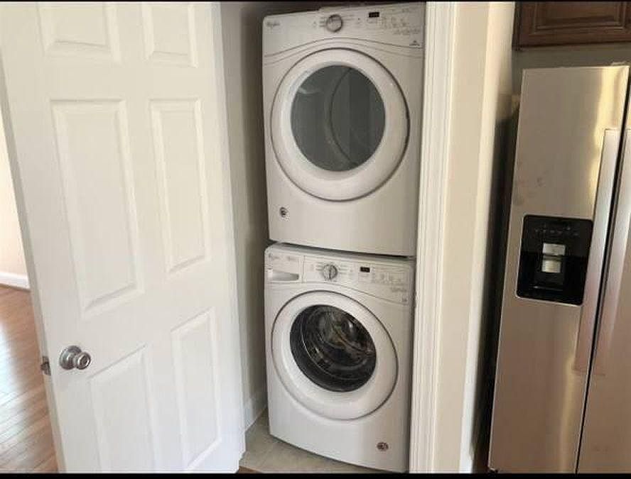 2nd image of 1464 Sandy Cir