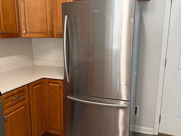 3rd image of 4749 Otter Creek Cir APT C