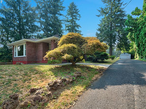 4th image of 3901 NE 65th St