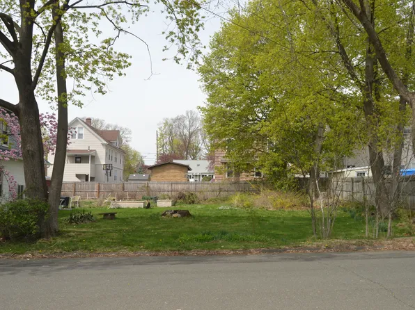 21 Jamaica Street, Bristol, CT 06010