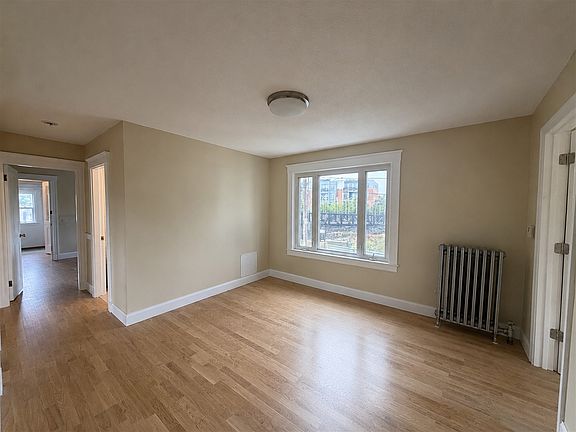 2nd image of 104 Vernon St #2