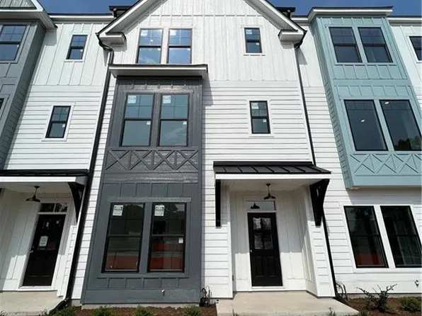 902 Jennings Ln, Chesapeake, VA 23322