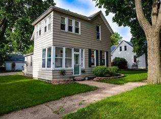 901 Caroline St, Pekin, IL 61554