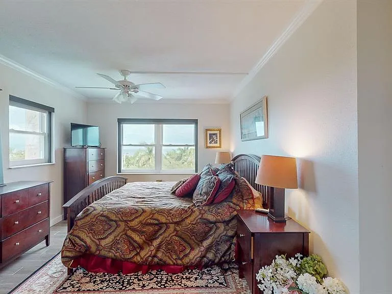 1120 N Shore Dr NE #501 — Photo 44