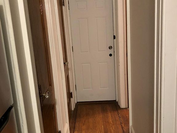 3rd image of 6033 Woodbine St Floor 1