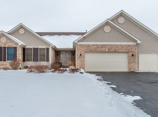 1240 Bison Ln, Hoffman Estates, IL 60192