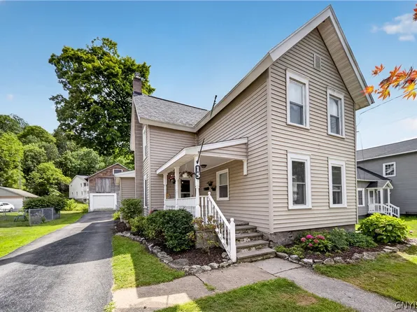 15 Green St, Camillus, NY 13031