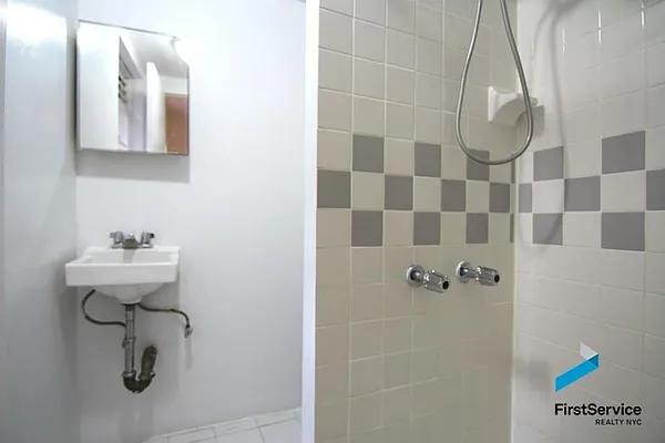 Rented by FirstService Realty (legacy) | media 10